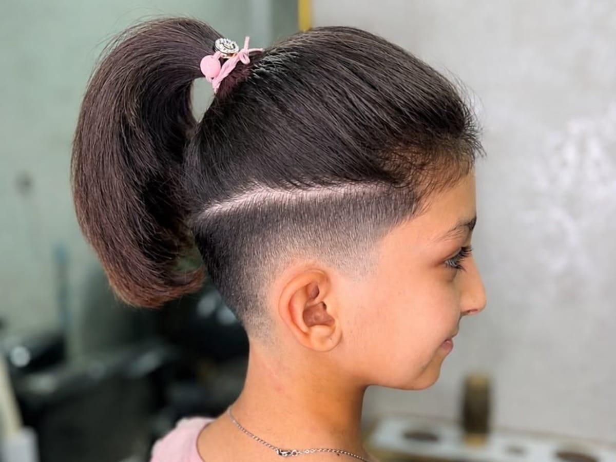 یگانه مفخم | hairdresser